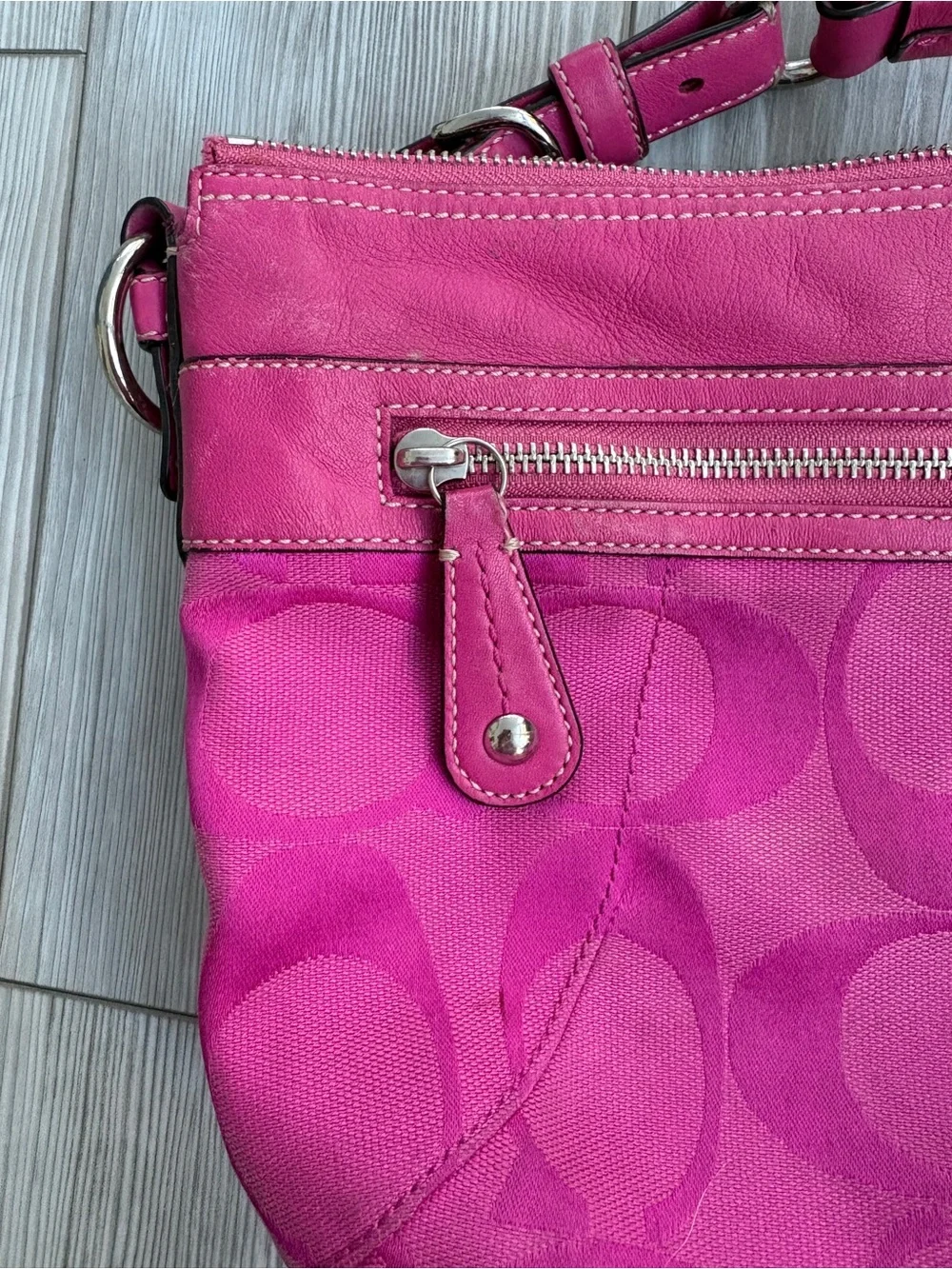 Coach authentic laura